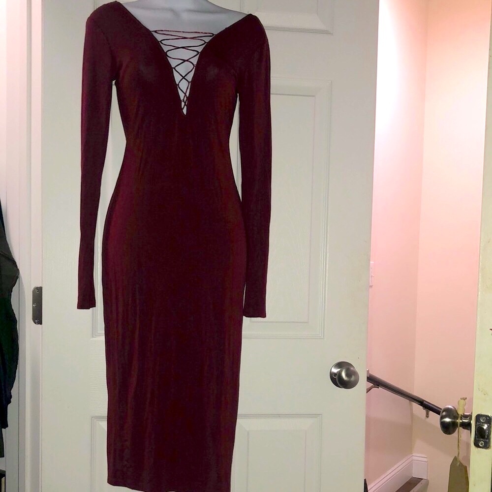 Forever 21 Cranberry Plunge Neck Long Sleeve Bodycon Dress